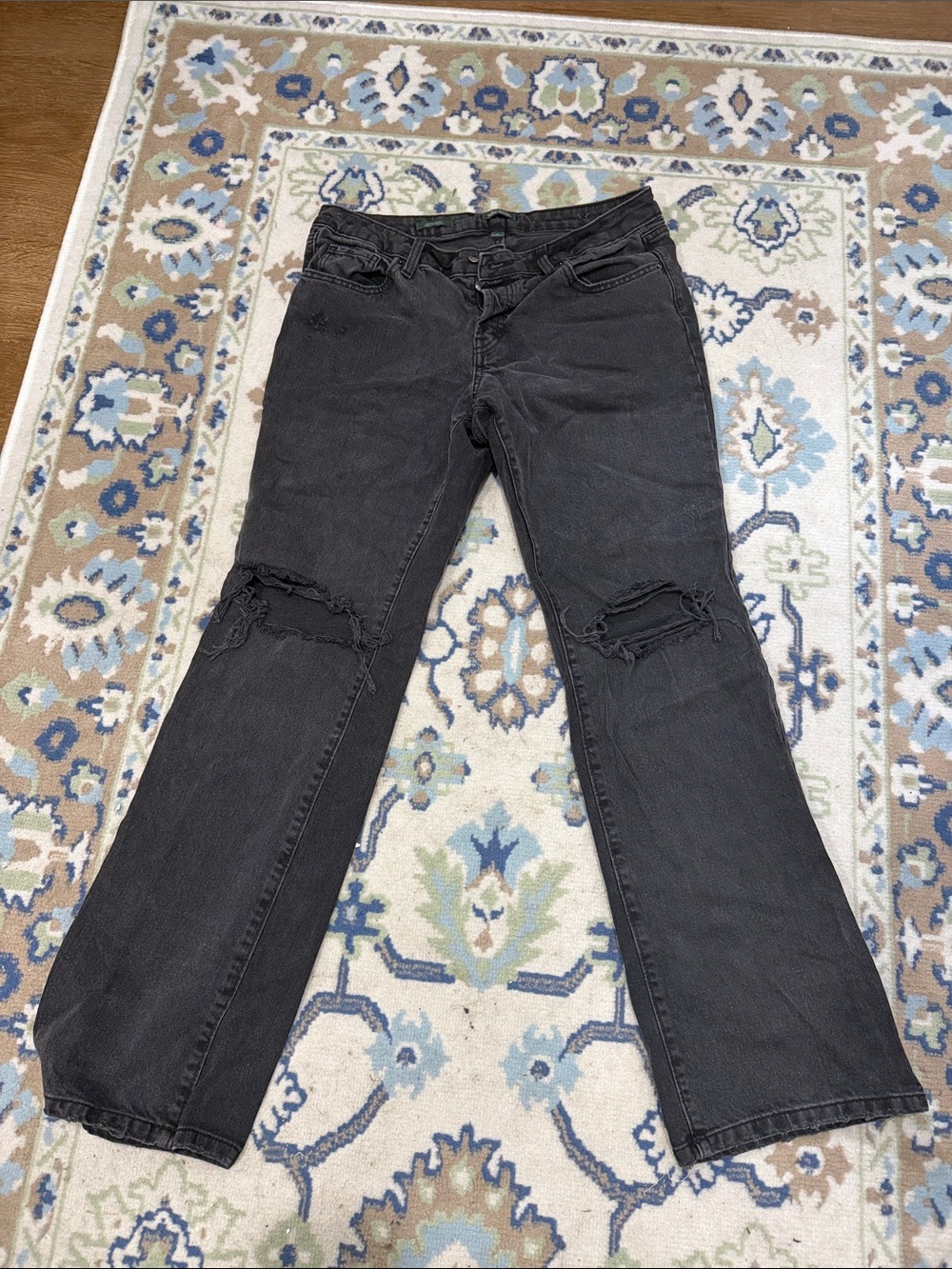 Black Distressed Women's Jeans